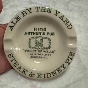 Chicago 1980's Ashtray King Arthur's Pub Vintage Trinket Dish Illinois Wells St